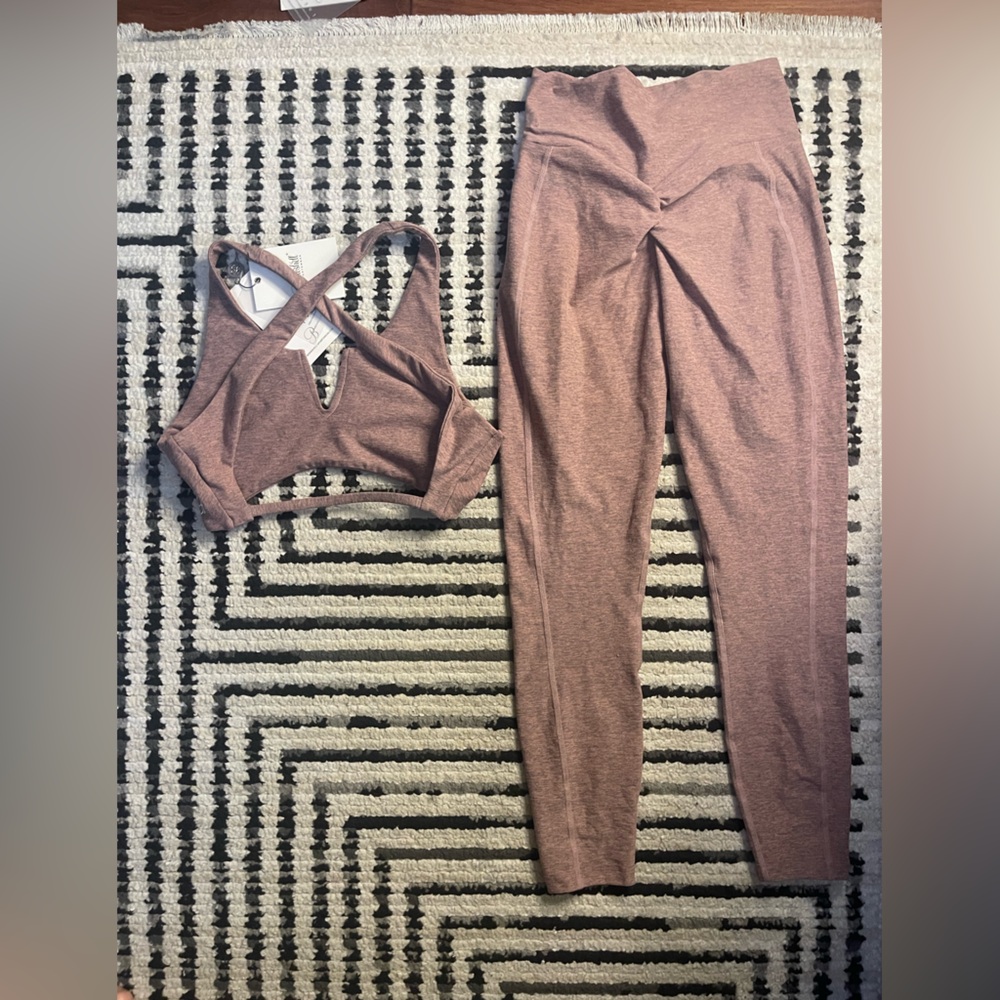 Brazilian contour leggings (M) in sand dune ONLY !NO BRA! - Picture 3 of 6